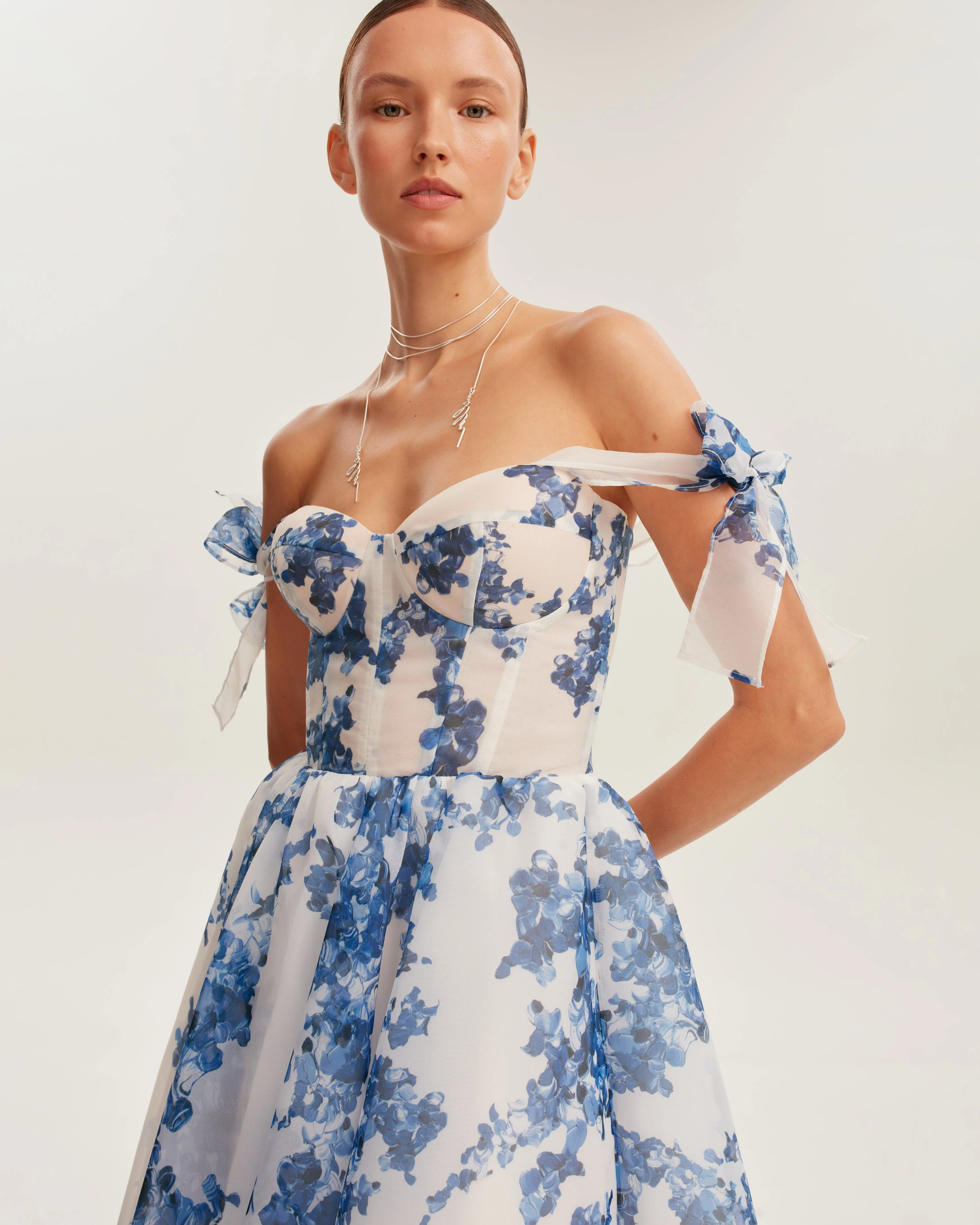 Charming blue hydrangea-patterned organza midi dress, Garden of Eden - Image 5