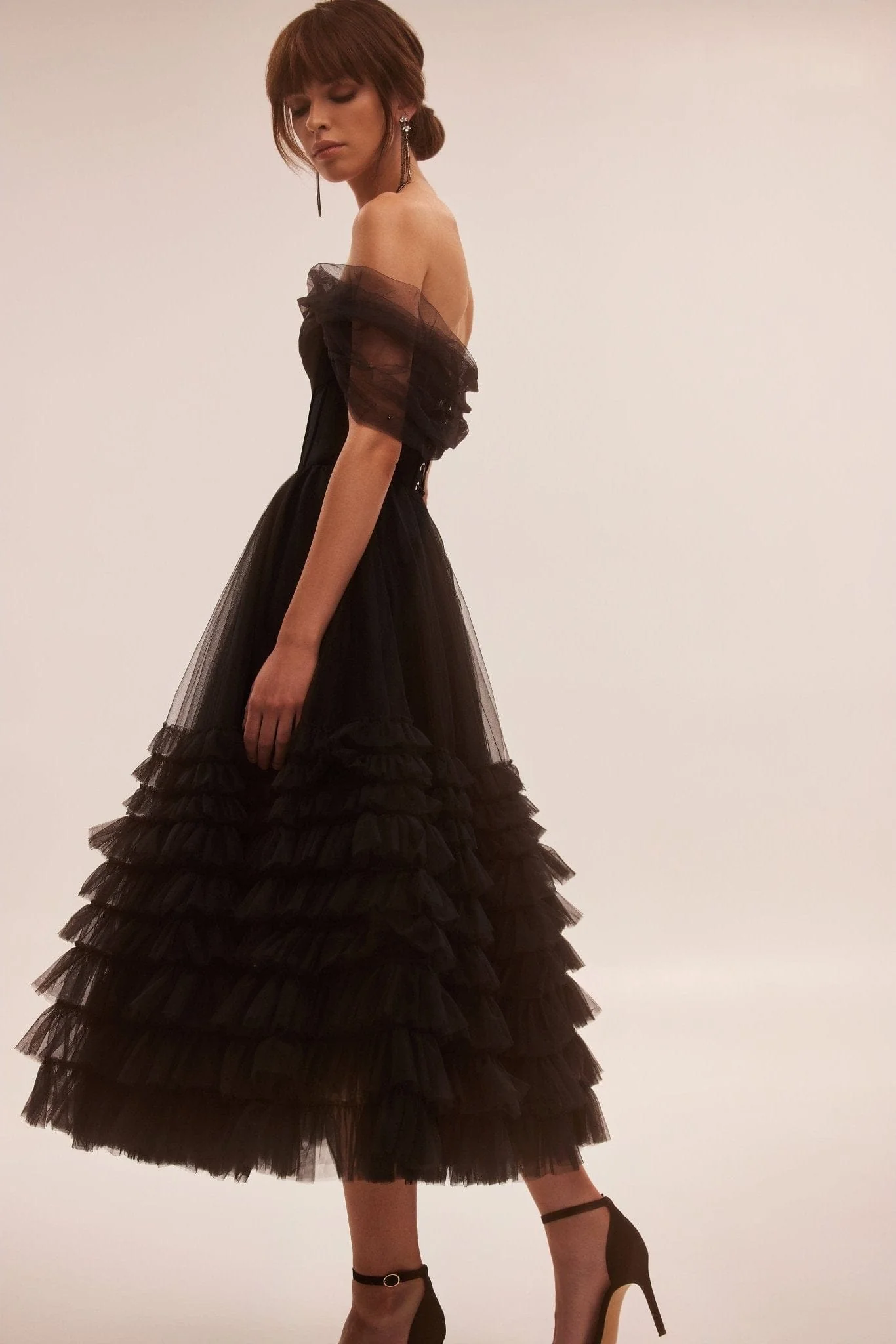 Cute one-shoulder frill-layered midi dress in black - Image 3