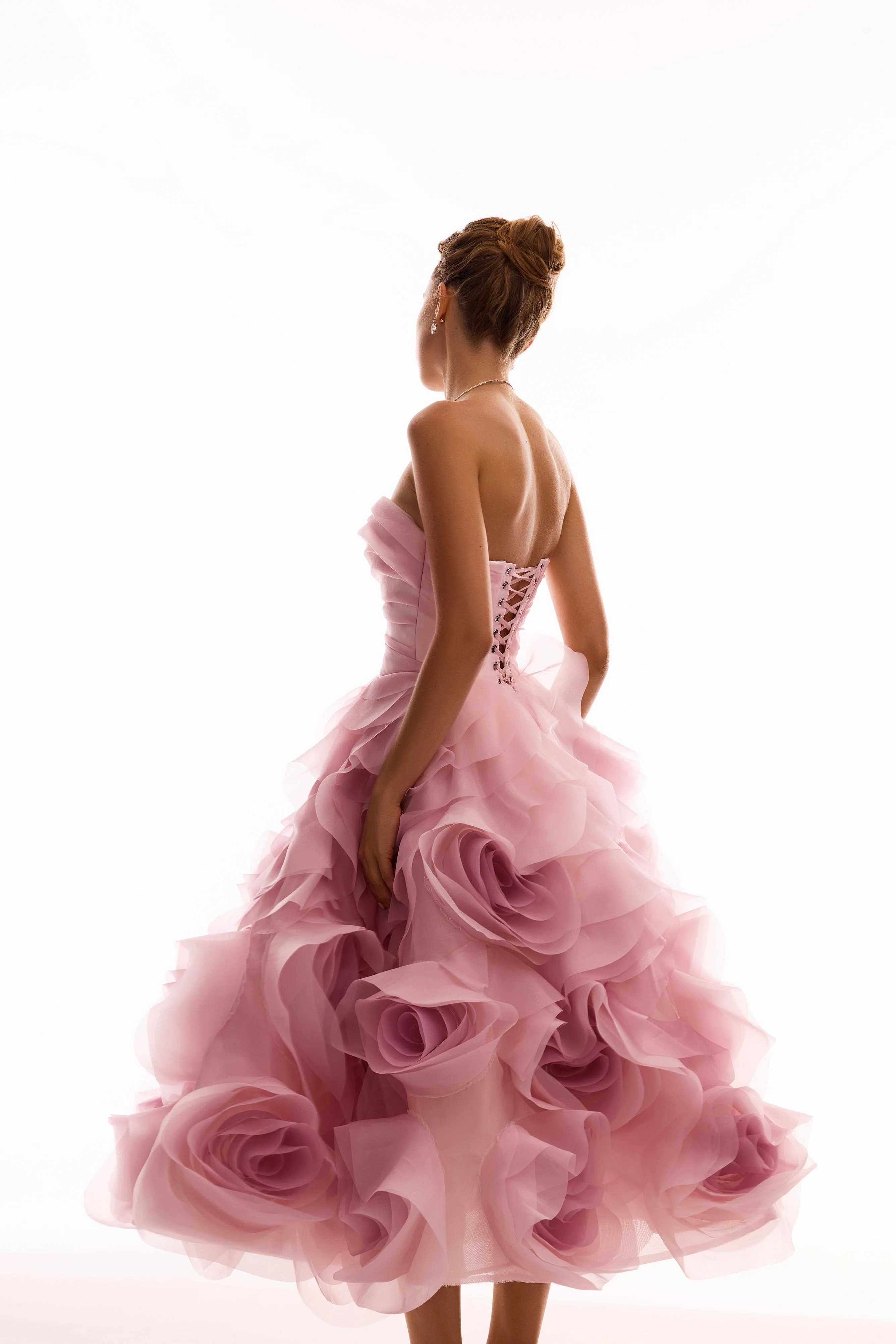 Dramatic flowered organza midi dress in misty rose, Glow-Up - Image 7