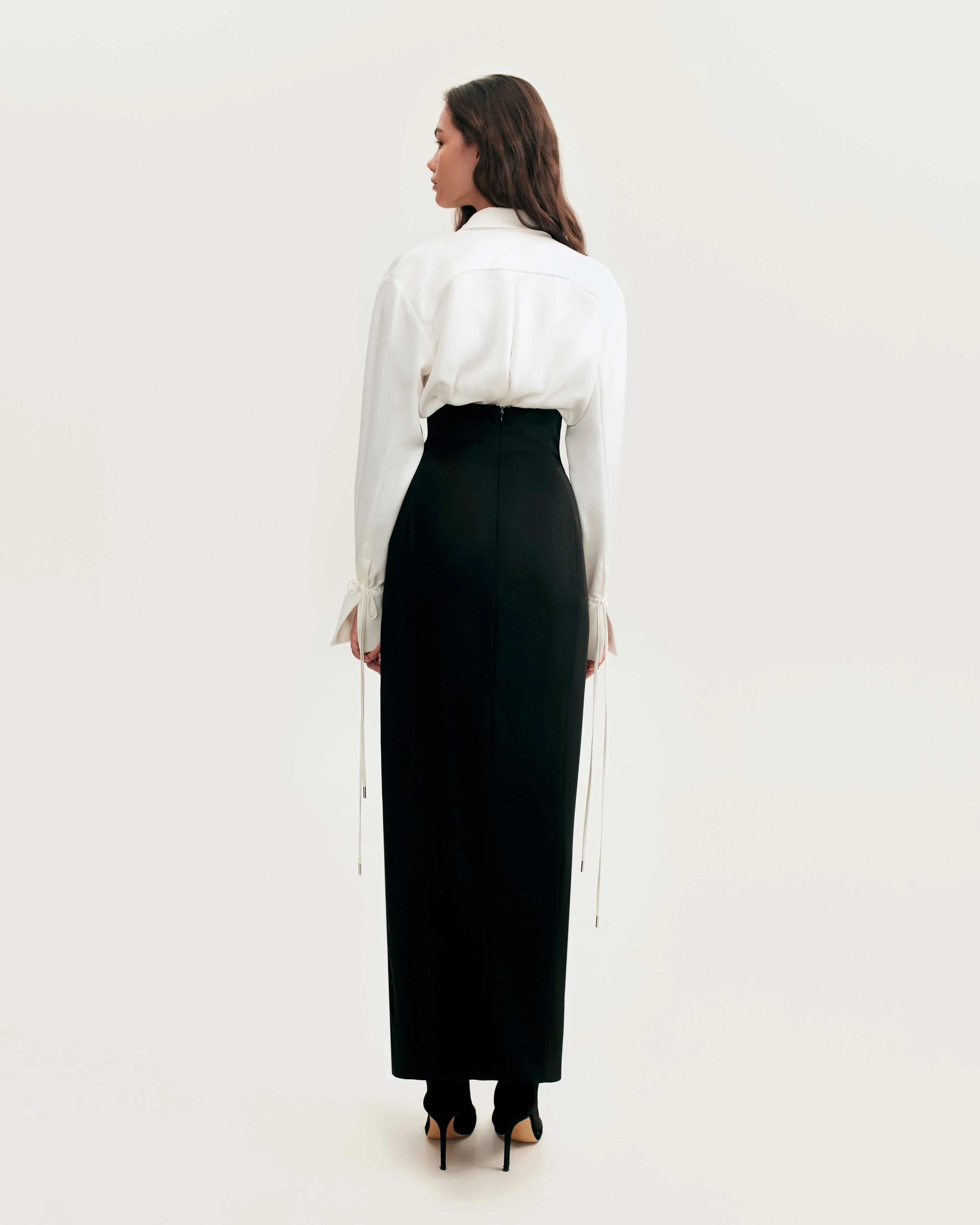 Elegant 3-piece set with white silk blouse, white mini skirt, and black crepe maxi skirt, Xo Xo - Image 3