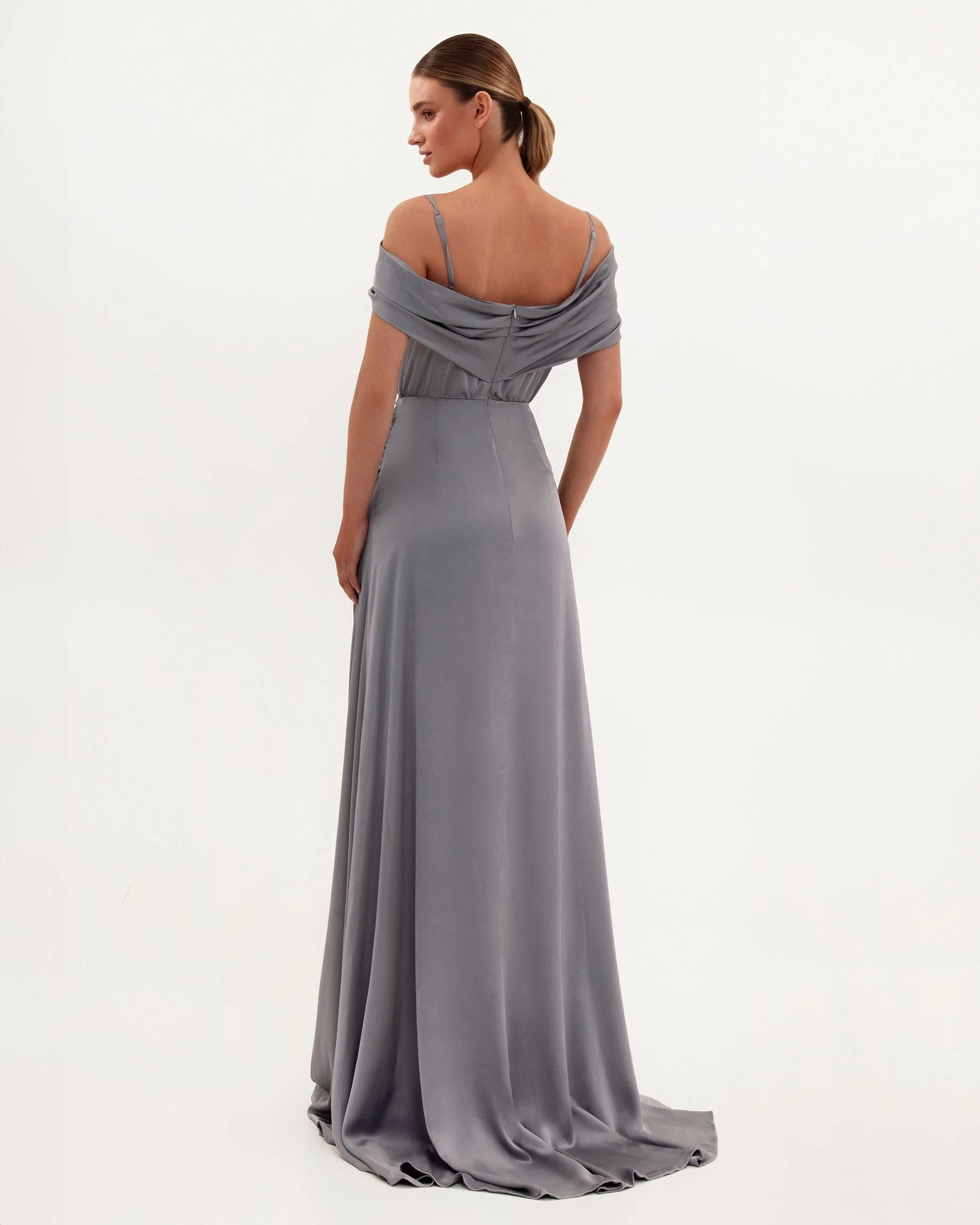 Elegant silver off-the-shoulder silk maxi dress - Image 3