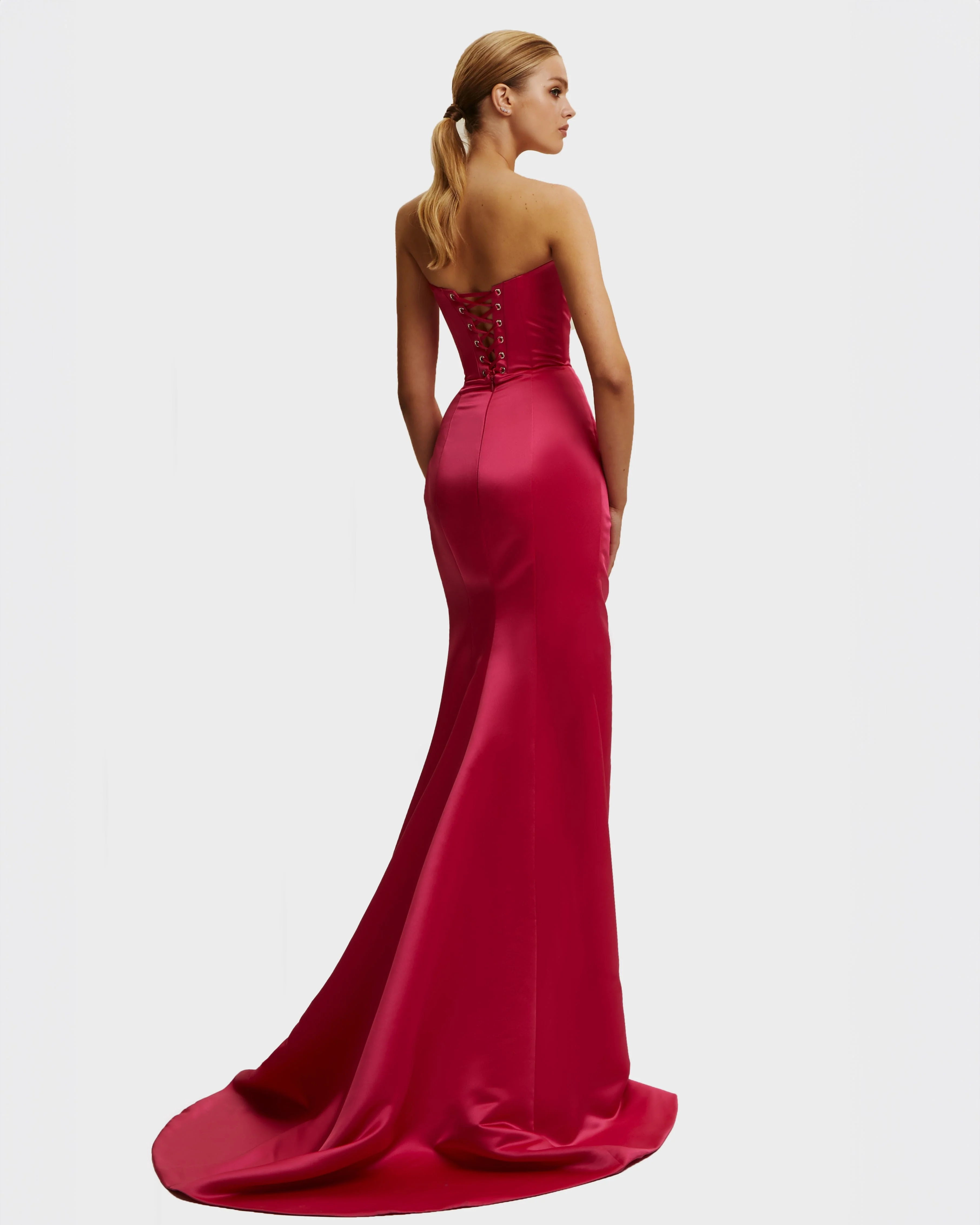 Fuchsia Strapless evening gown with thigh slit - Image 3